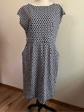 NWT Boden Florrie  Navy and White Hoop Geometric Jersey Dress Pleated Pocket 10R